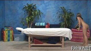 Beauty bounds on big pecker - porn video