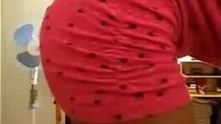 Young girl dancing without panties showing everything - porn video