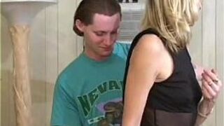 Sexy mom fuck - porn video