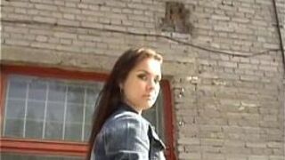 Young girl doing cunnilingus - porn video