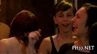 Blond girls lips print on wazoo - porn video